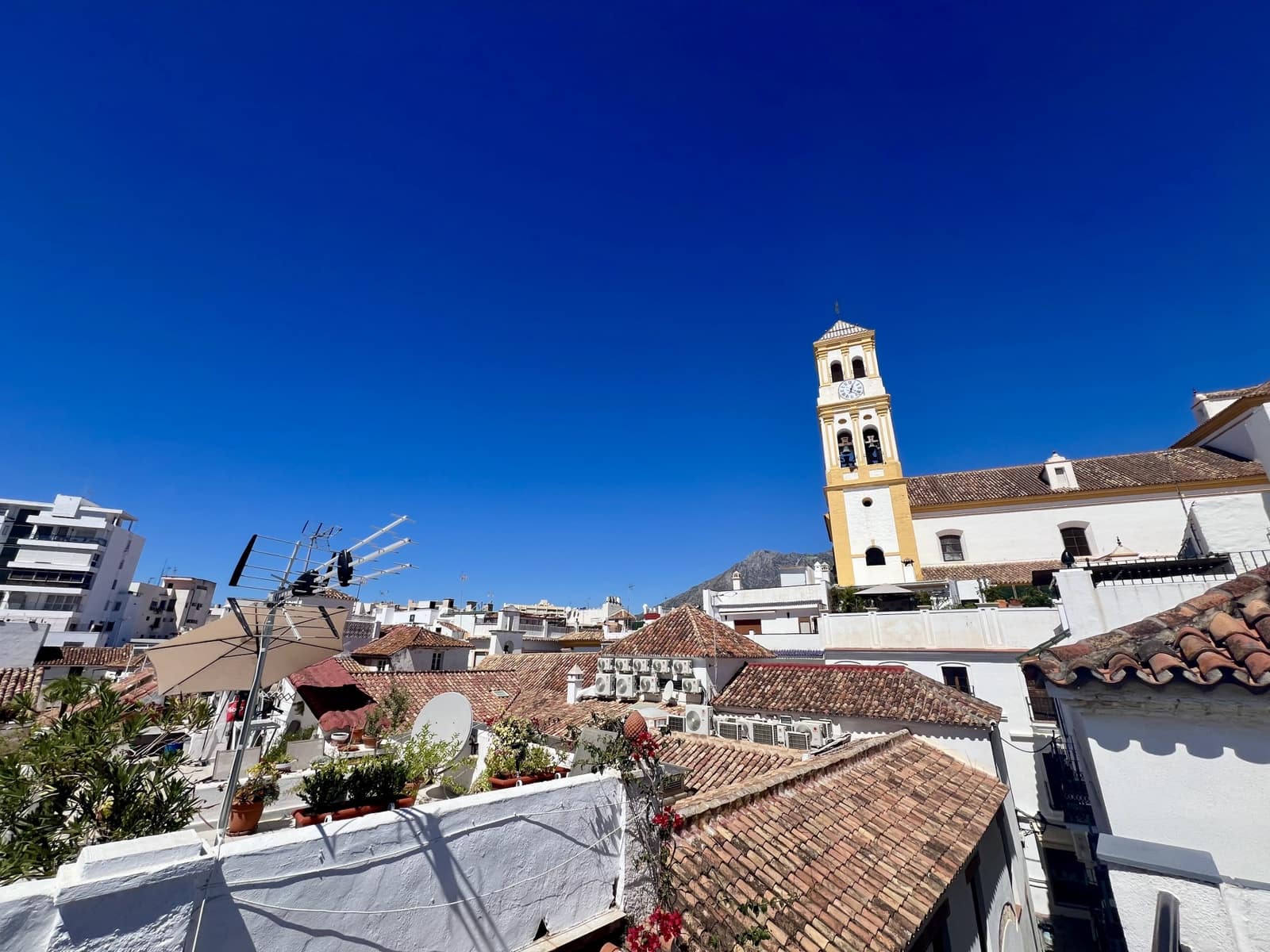 7 sypialnia Komercyjne na sprzedaż w Marbella - 1 500 000 € (Ref: 9206656)