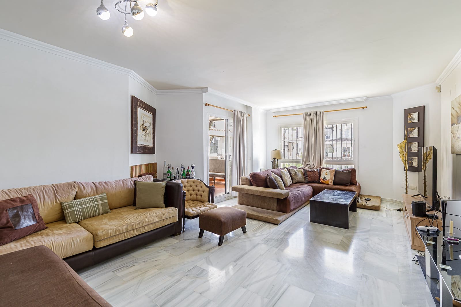 4 bedroom Apartment for sale in Marbella with pool garage - € 899,000 (Ref: 9247108)