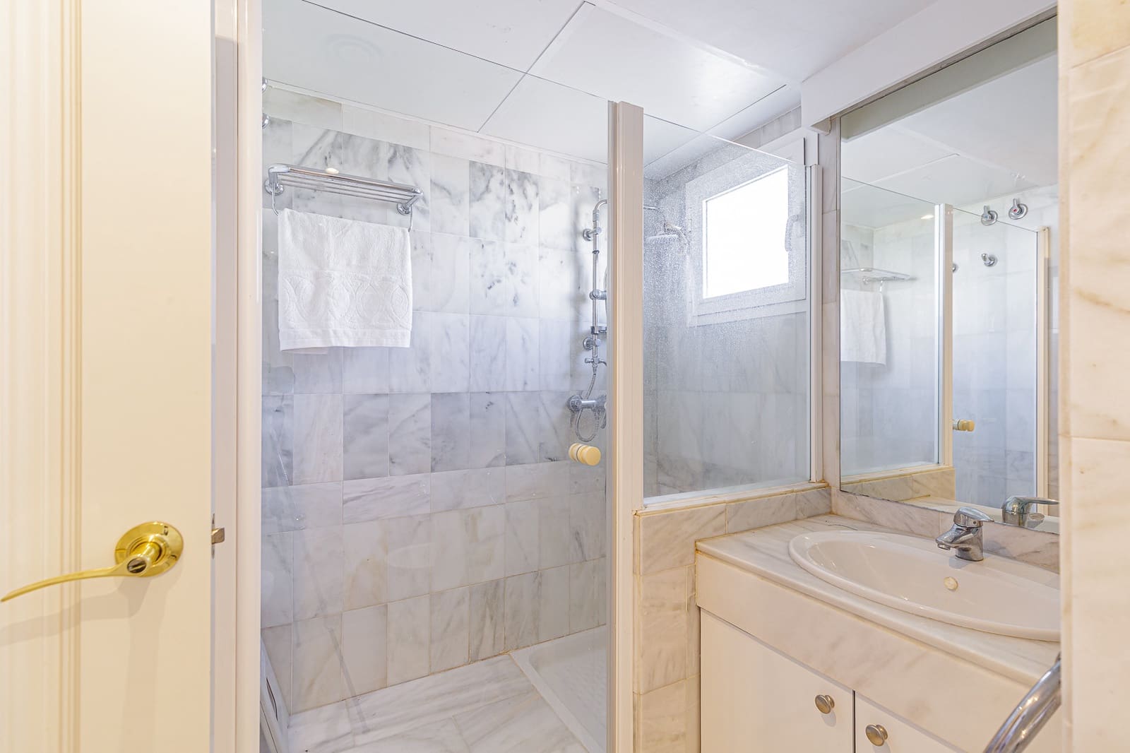 4 bedroom Apartment for sale in Marbella with pool garage - € 899,000 (Ref: 9247108)