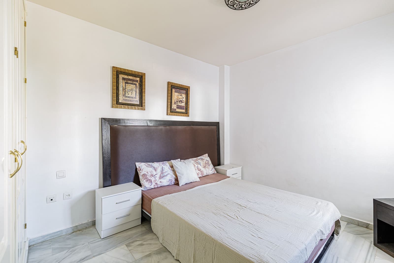 4 bedroom Apartment for sale in Marbella with pool garage - € 899,000 (Ref: 9247108)