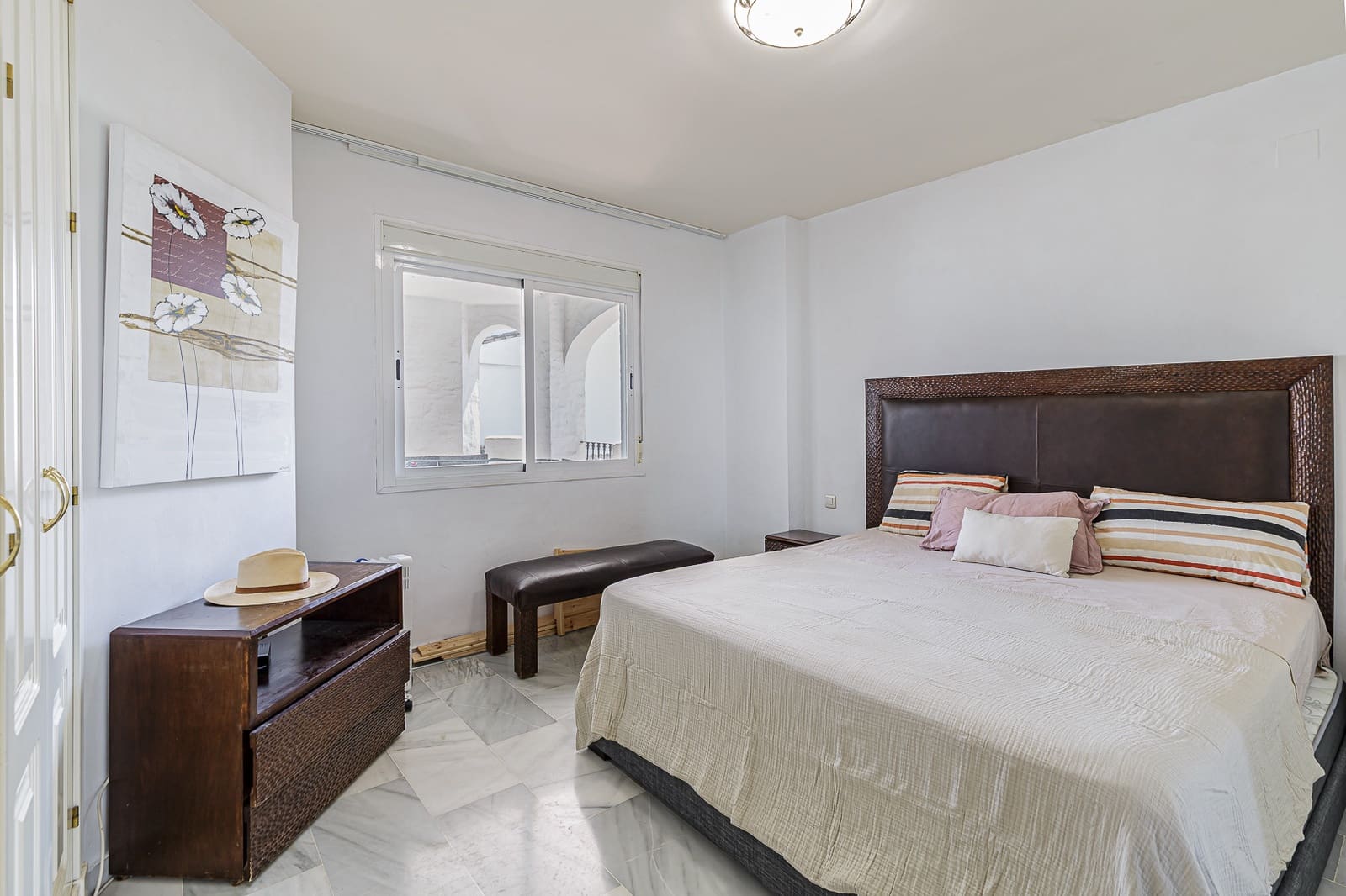 4 bedroom Apartment for sale in Marbella with pool garage - € 899,000 (Ref: 9247108)