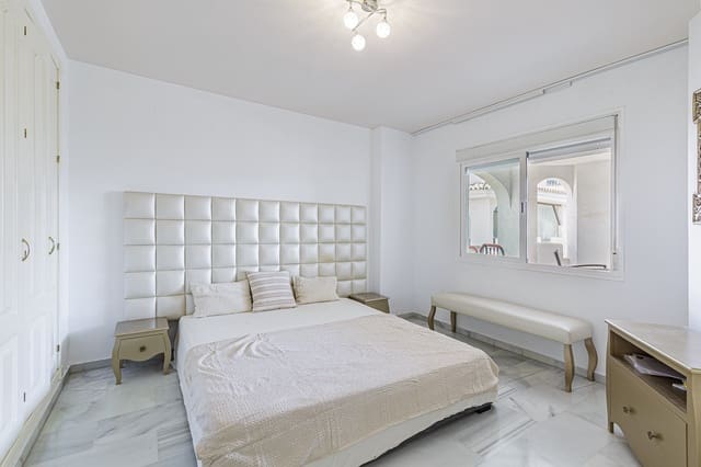 4 soveværelse Lejlighed til salg i Marbella med swimmingpool garage - € 899.000 (Ref: 9247108)