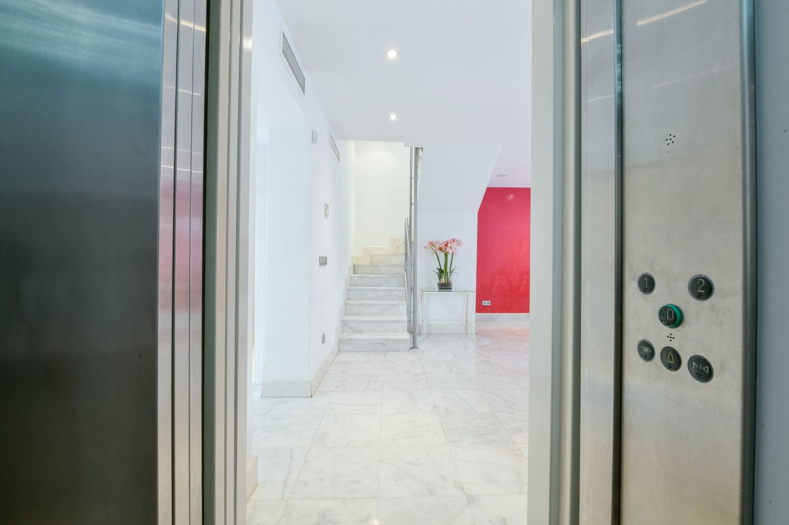 Casa de 5 habitaciones en Marbella en venta con piscina garaje - 2.390.000 € (Ref: 9276257)