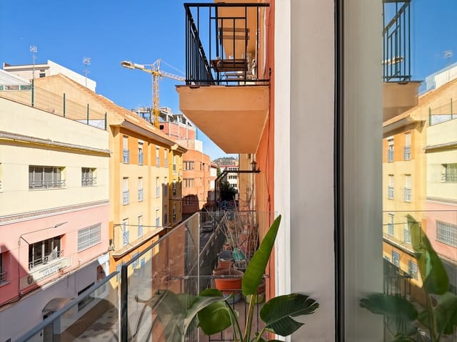 Studio til salgs i Málaga by med svømmebasseng - € 215 000 (Ref: 9291458)