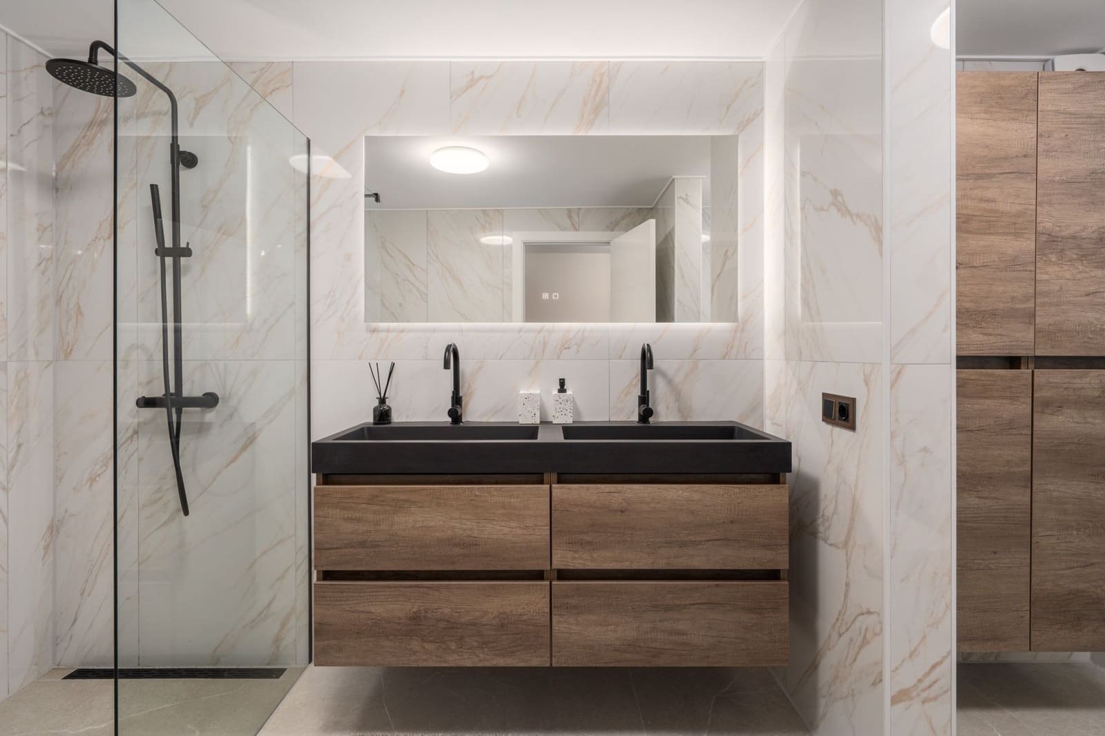 6 bedroom Villa for sale in Marbella with pool garage - € 2,150,000 (Ref: 9297518)