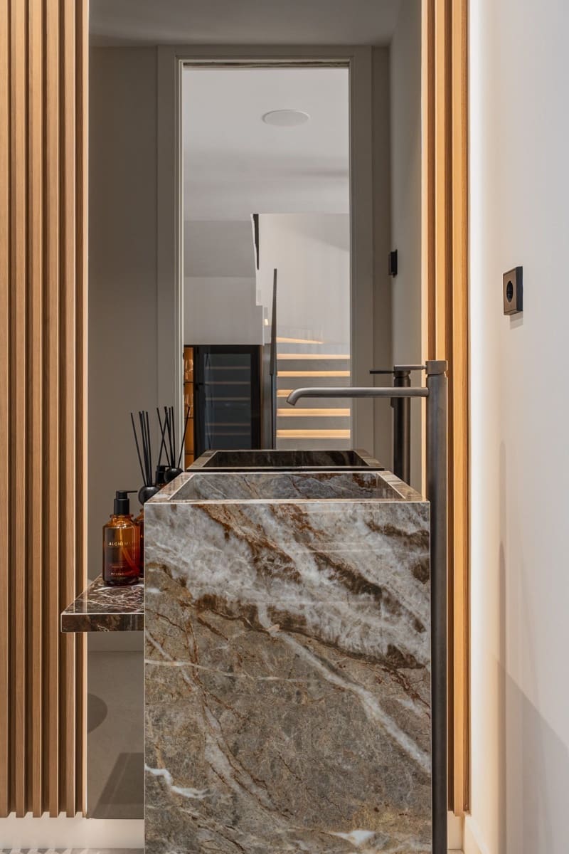 3 quarto Casa em Banda para venda em Benahavis com piscina garagem - 1 650 000 € (Ref: 9297521)