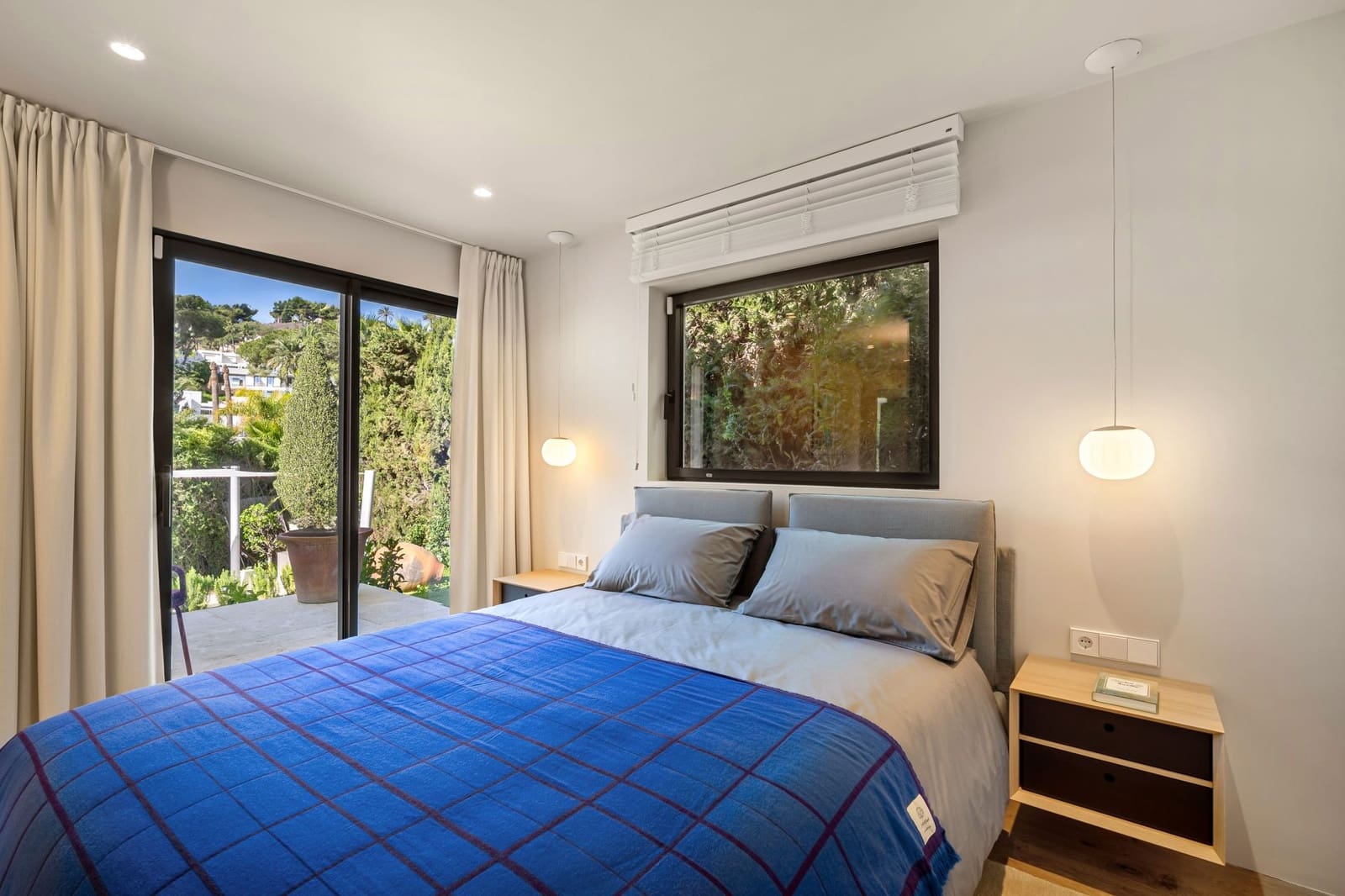 4 bedroom Villa for sale in Marbella with pool garage - € 3,100,000 (Ref: 9300956)