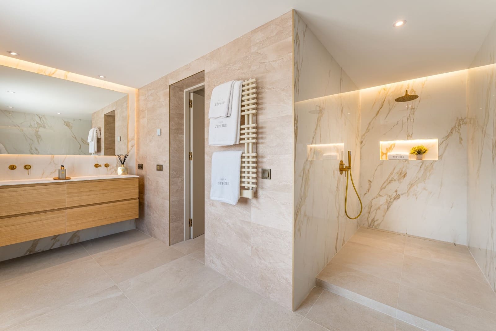 4 bedroom Villa for sale in Marbella with pool garage - € 3,850,000 (Ref: 9300957)