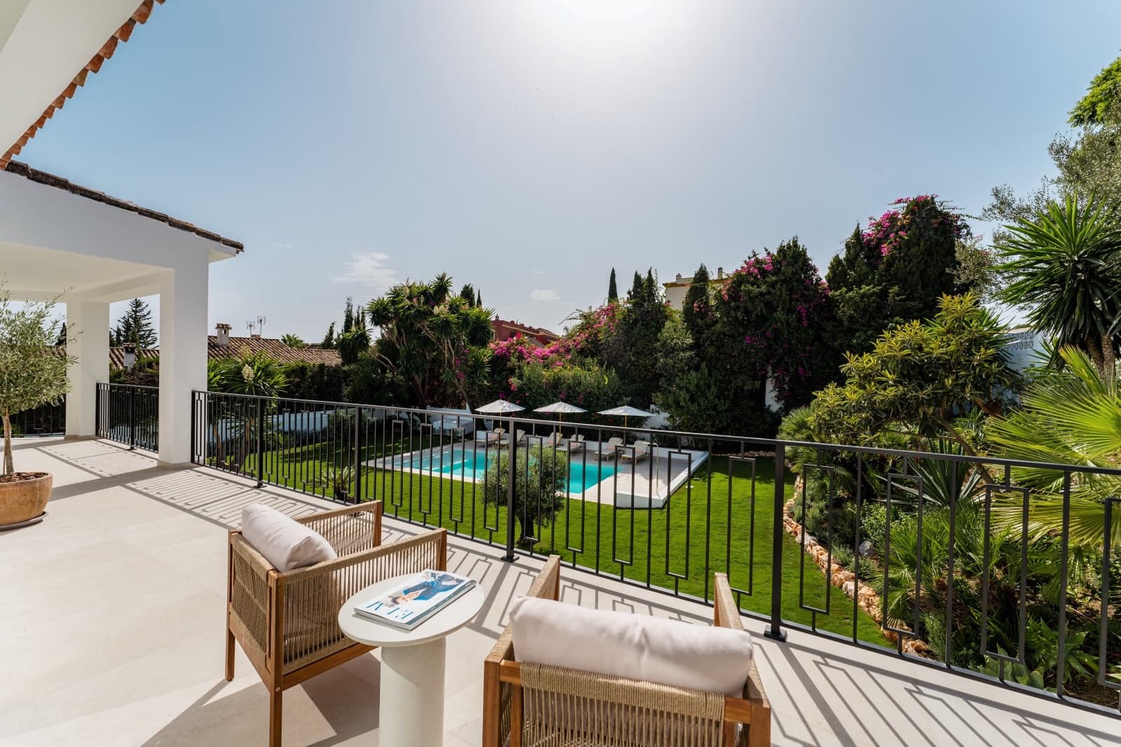 4 bedroom Villa for sale in Marbella with pool garage - € 3,850,000 (Ref: 9300957)