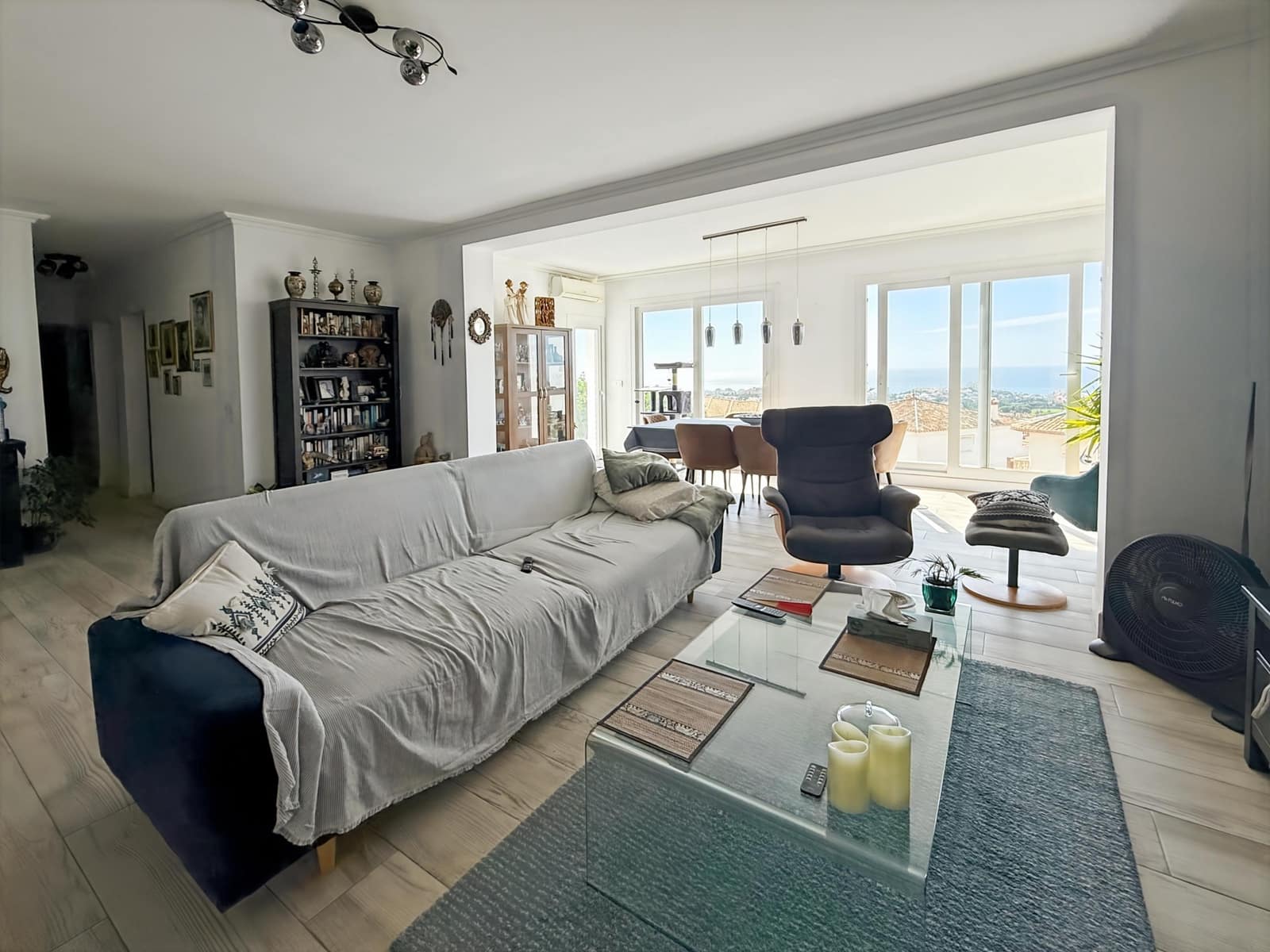 Chalet de 3 habitaciones en Benalmádena en venta con piscina garaje - 985.000 € (Ref: 9310819)