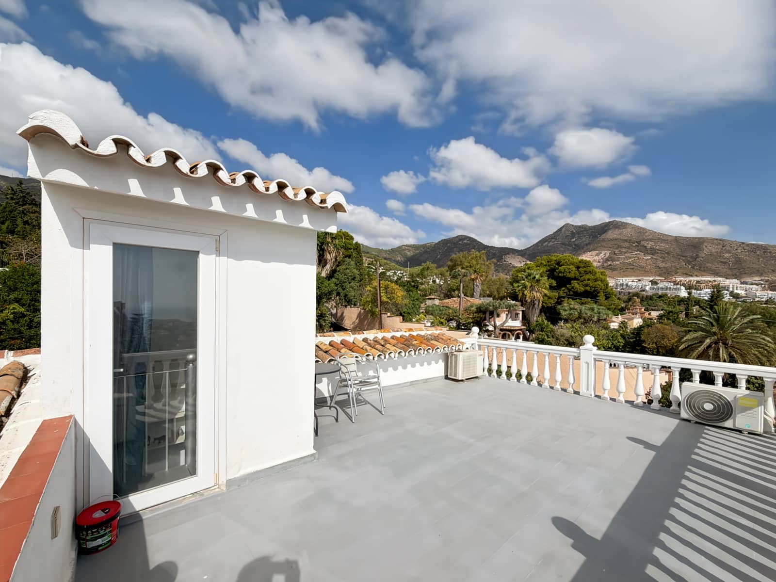 Chalet de 3 habitaciones en Benalmádena en venta con piscina garaje - 985.000 € (Ref: 9310819)