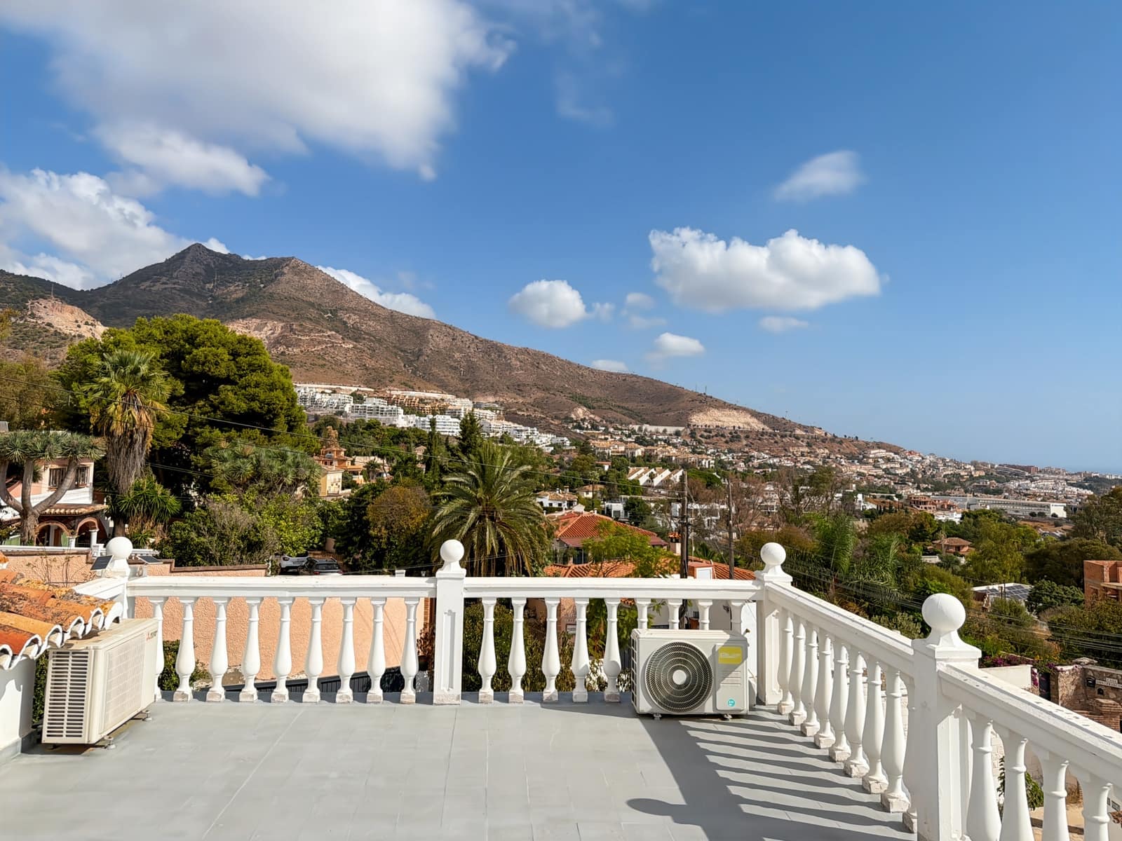 Chalet de 3 habitaciones en Benalmádena en venta con piscina garaje - 985.000 € (Ref: 9310819)