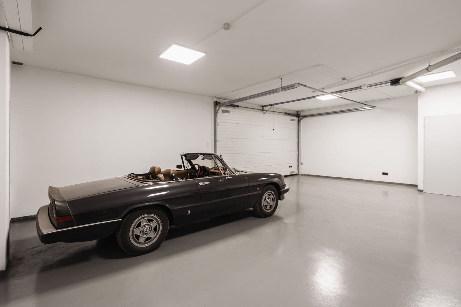 5 makuuhuone Huvila myytävänä paikassa Marbella mukana uima-altaan 
autotalli - 3 200 000 € (Ref: 9312754)