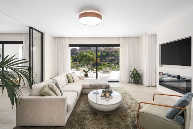 5 makuuhuone Huvila myytävänä paikassa Marbella mukana uima-altaan 
autotalli - 3 200 000 € (Ref: 9312754)