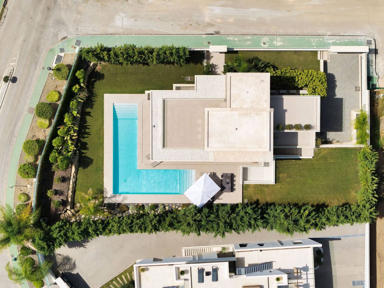 4 sypialnia Willa na sprzedaż w Marbella z basenem garażem - 3 950 000 € (Ref: 9317780)