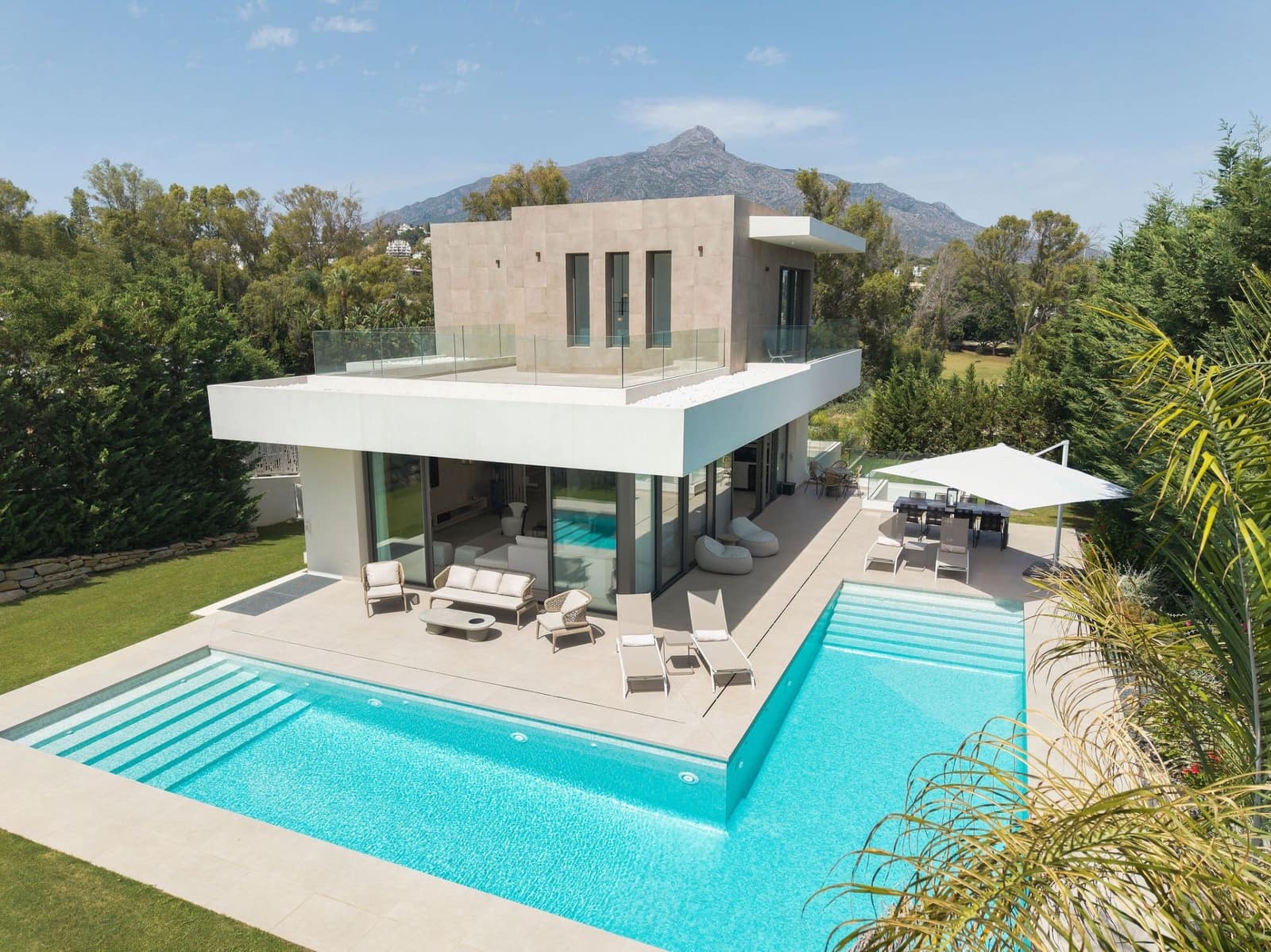 4 chambre Villa/Maison à vendre à Marbella avec piscine garage - 3 950 000 € (Ref: 9317780)