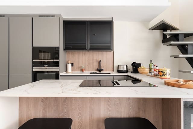 3 slaapkamer Penthouse te koop in Marbella met zwembad garage - € 1.695.000 (Ref: 9334791)