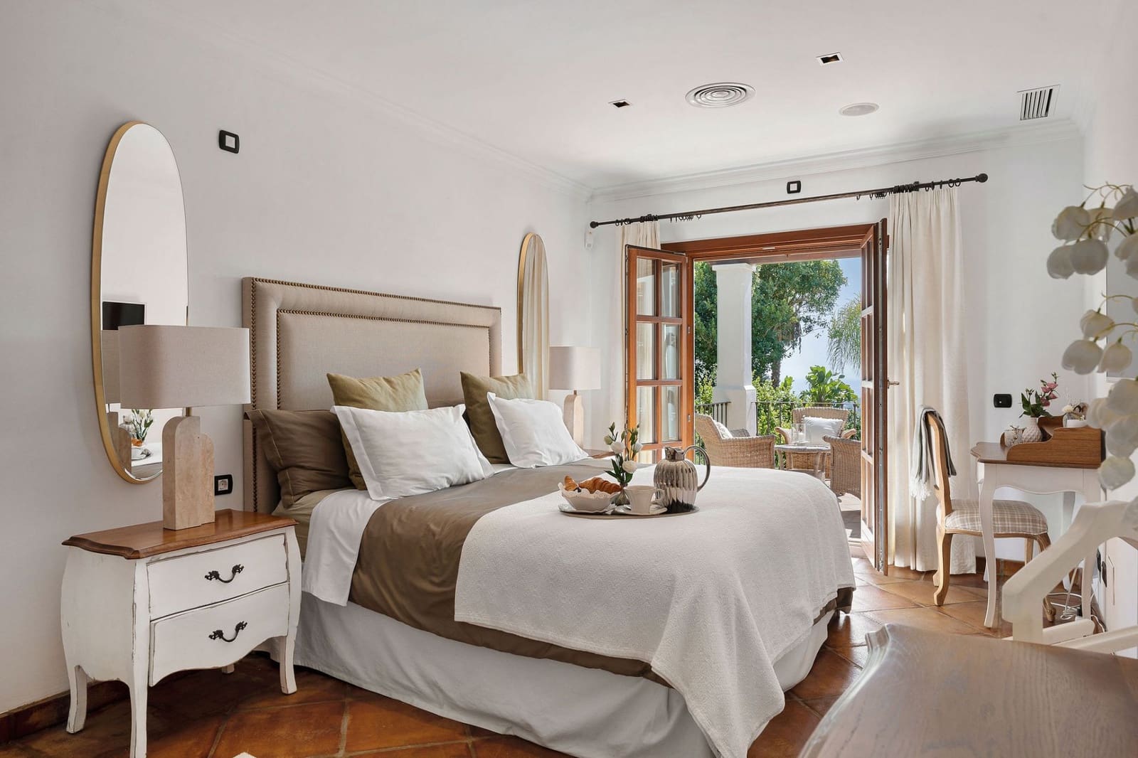 Chalet de 4 habitaciones en El Madroñal en venta con piscina garaje - 4.500.000 € (Ref: 9353346)