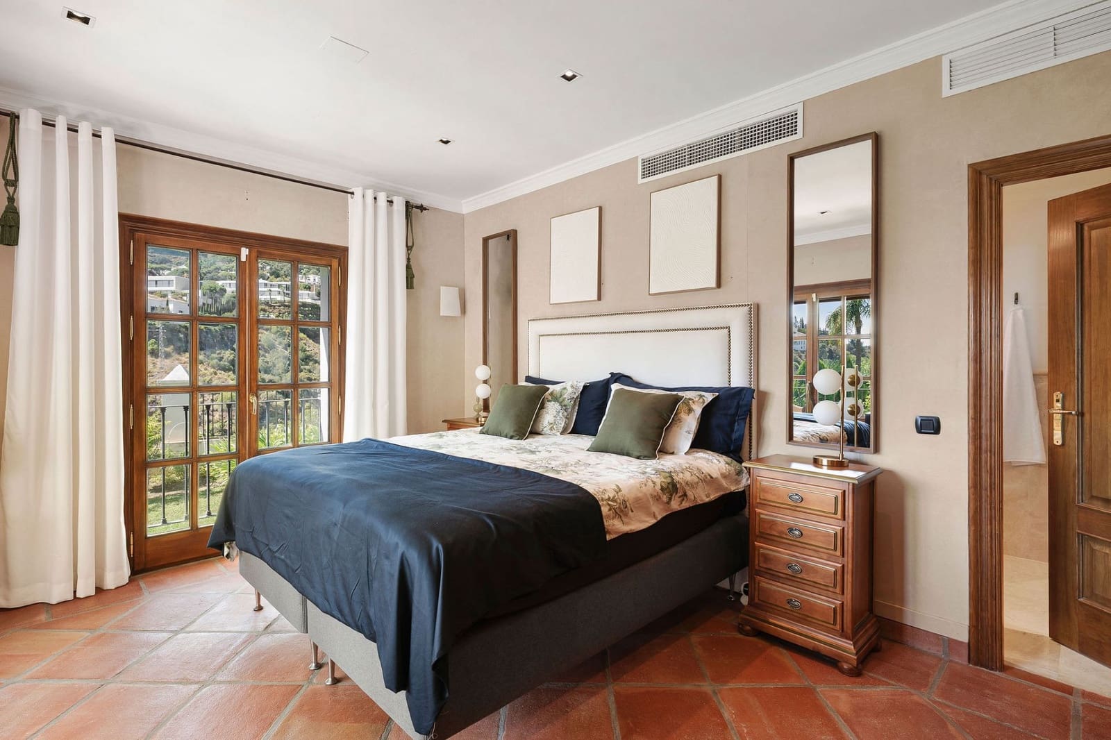 Chalet de 4 habitaciones en El Madroñal en venta con piscina garaje - 4.500.000 € (Ref: 9353346)