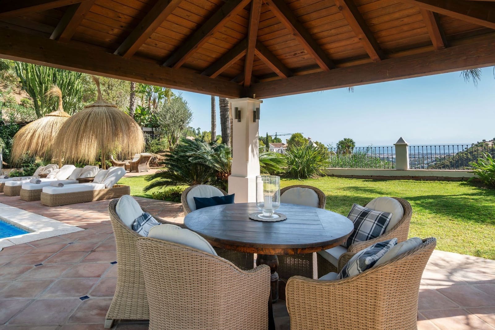 Chalet de 4 habitaciones en El Madroñal en venta con piscina garaje - 4.500.000 € (Ref: 9353346)