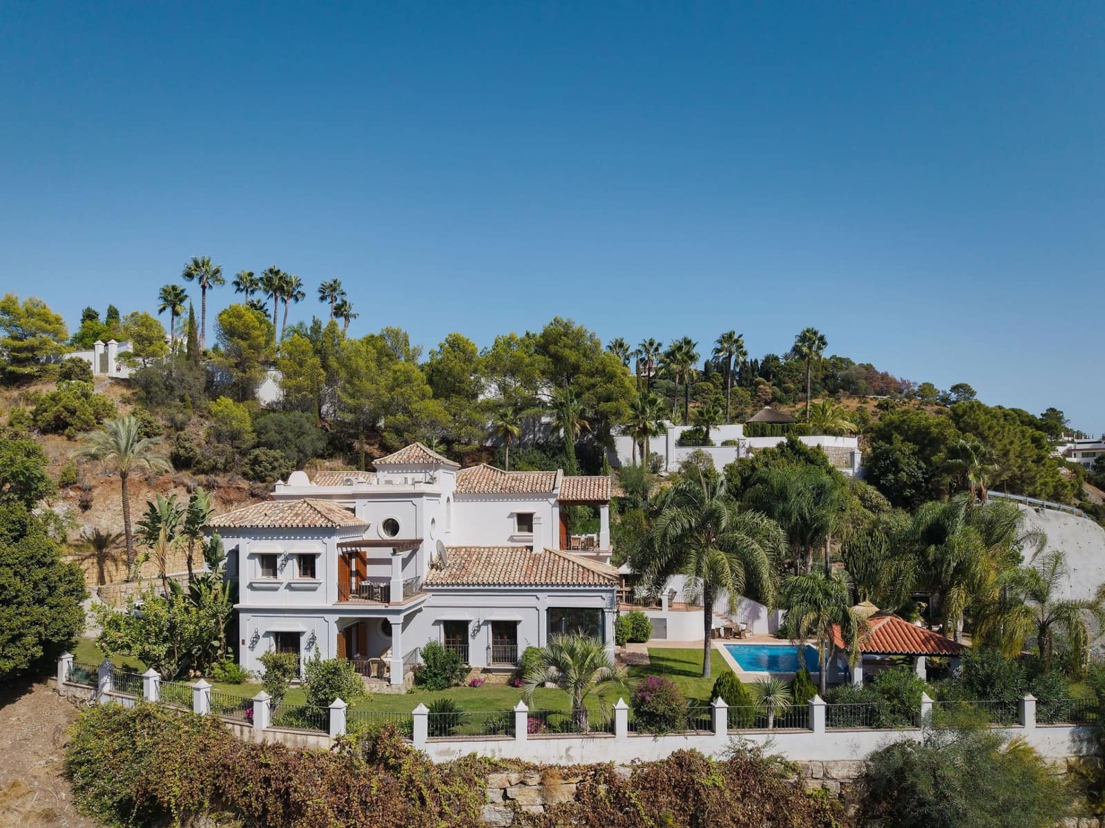 Chalet de 4 habitaciones en El Madroñal en venta con piscina garaje - 4.500.000 € (Ref: 9353346)