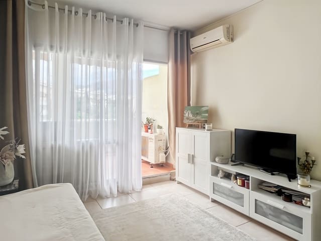 1 soverom Leilighet til salgs i Benalmádena med svømmebasseng garasje - € 310 000 (Ref: 9367219)