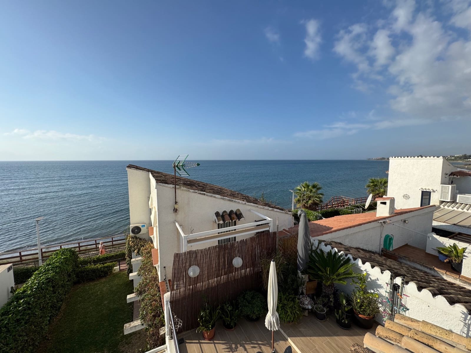 3 quarto Casa em Banda para venda em Estepona com piscina garagem - 849 000 € (Ref: 9367220)