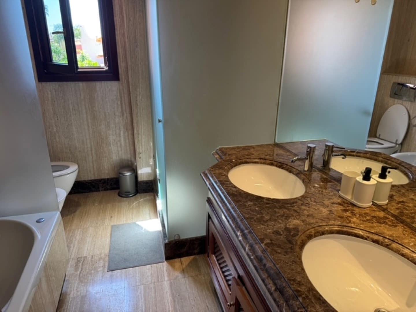 2 bedroom Apartment for sale in Estepona with pool garage - € 585,000 (Ref: 9367222)