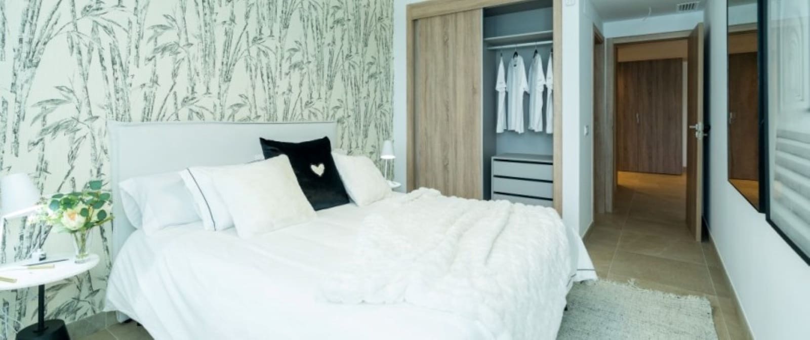 2 bedroom Apartment for sale in Estepona with pool garage - € 360,000 (Ref: 9382512)