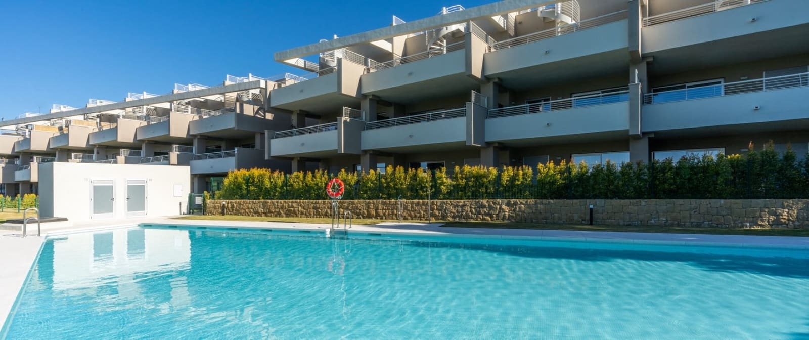 2 bedroom Apartment for sale in Estepona with pool garage - € 375,000 (Ref: 9382512)