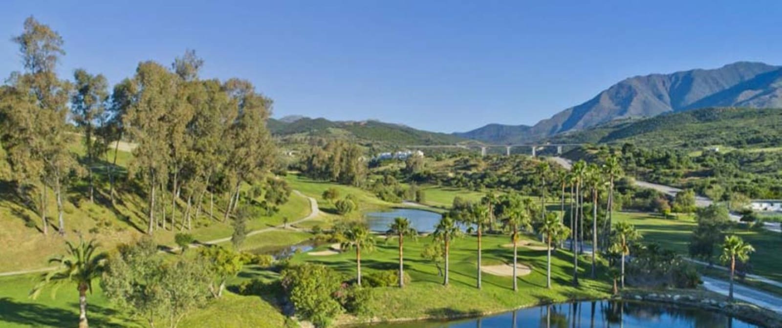 2 bedroom Apartment for sale in Estepona with pool garage - € 375,000 (Ref: 9382512)