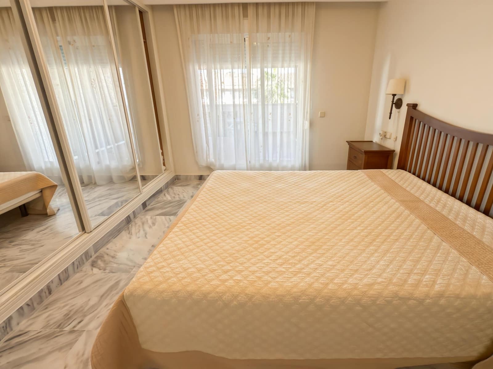 2 sypialnia Penthouse na sprzedaż w Marbella z basenem garażem - 520 000 € (Ref: 9390434)