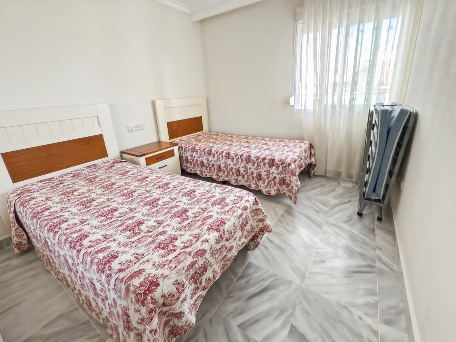 2 sypialnia Penthouse na sprzedaż w Marbella z basenem garażem - 520 000 € (Ref: 9390434)