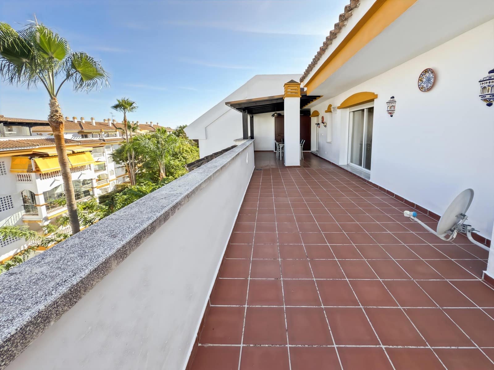 2 sypialnia Penthouse na sprzedaż w Marbella z basenem garażem - 520 000 € (Ref: 9390434)