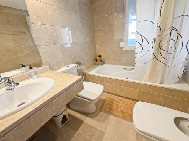 2 sypialnia Penthouse na sprzedaż w Marbella z basenem garażem - 520 000 € (Ref: 9390434)