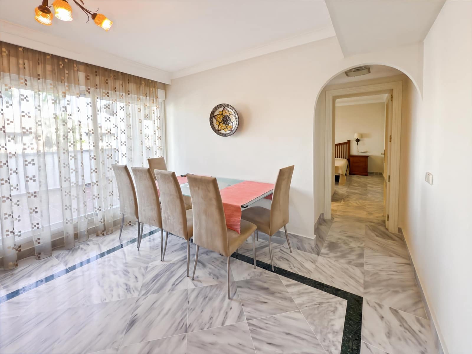 2 sypialnia Penthouse na sprzedaż w Marbella z basenem garażem - 520 000 € (Ref: 9390434)