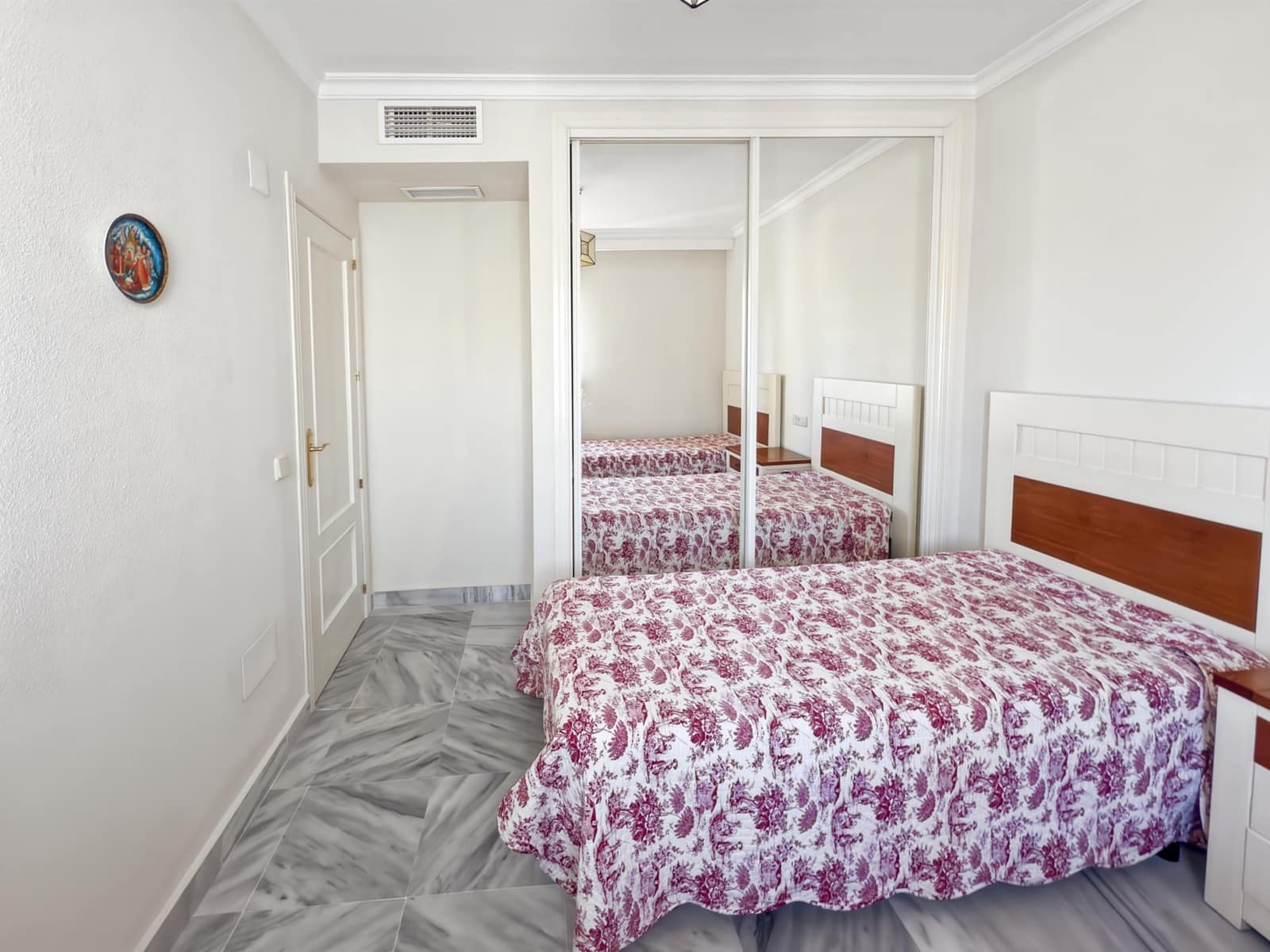 2 sypialnia Penthouse na sprzedaż w Marbella z basenem garażem - 520 000 € (Ref: 9390434)