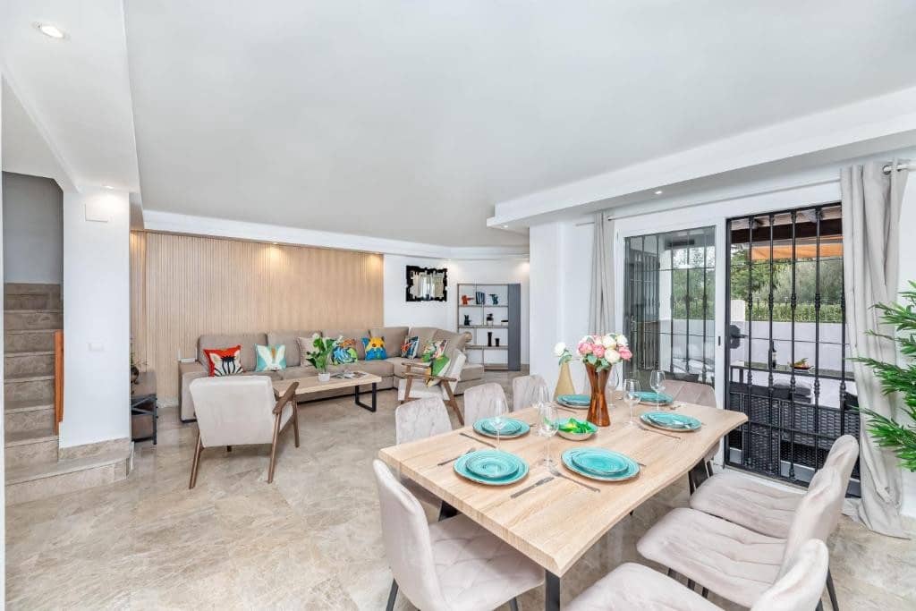 4 makuuhuone Omakotitalo myytävänä paikassa Marbella mukana uima-altaan 
autotalli - 699 000 € (Ref: 9400826)