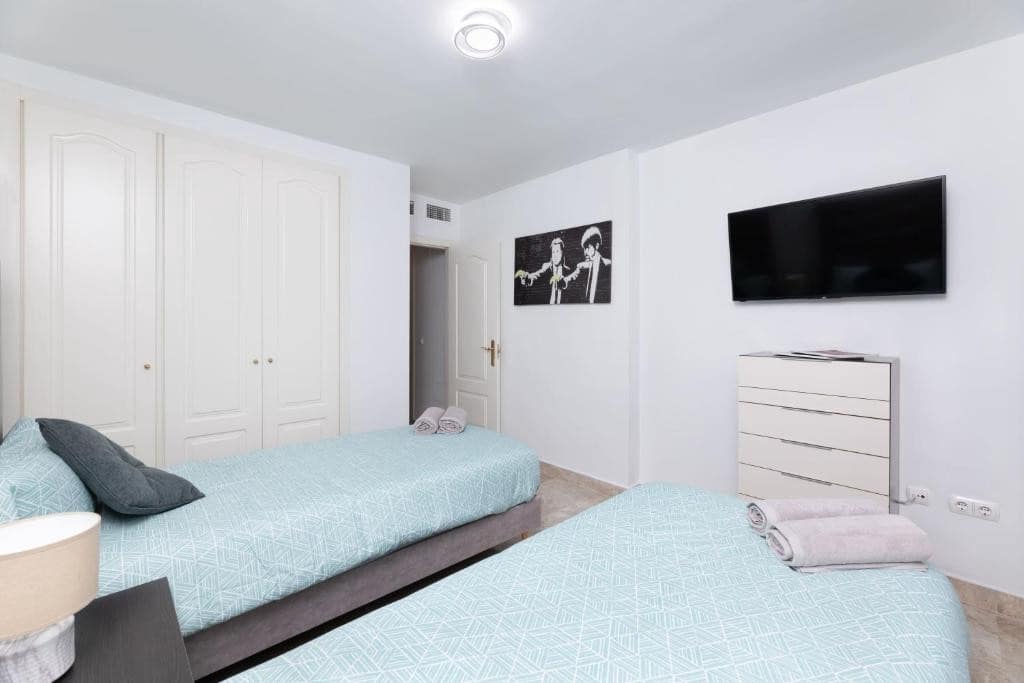 4 makuuhuone Omakotitalo myytävänä paikassa Marbella mukana uima-altaan 
autotalli - 699 000 € (Ref: 9400826)