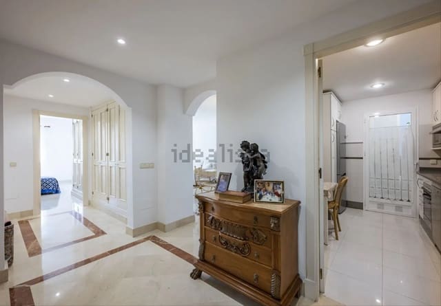 2 bedroom Apartment for sale in Marbella with pool garage - € 895,000 (Ref: 9403187)