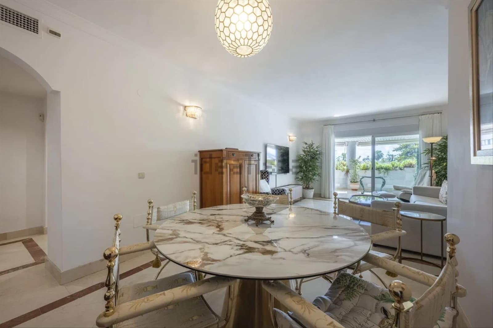 2 bedroom Apartment for sale in Marbella with pool garage - € 895,000 (Ref: 9403187)