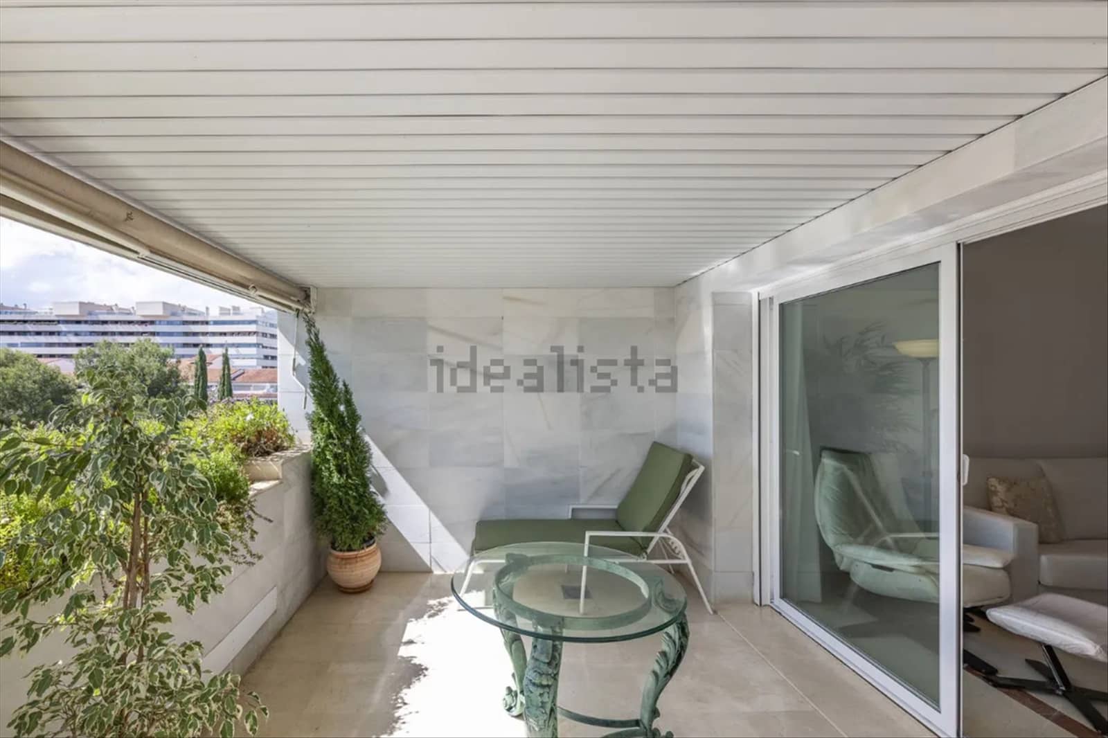 2 bedroom Apartment for sale in Marbella with pool garage - € 895,000 (Ref: 9403187)