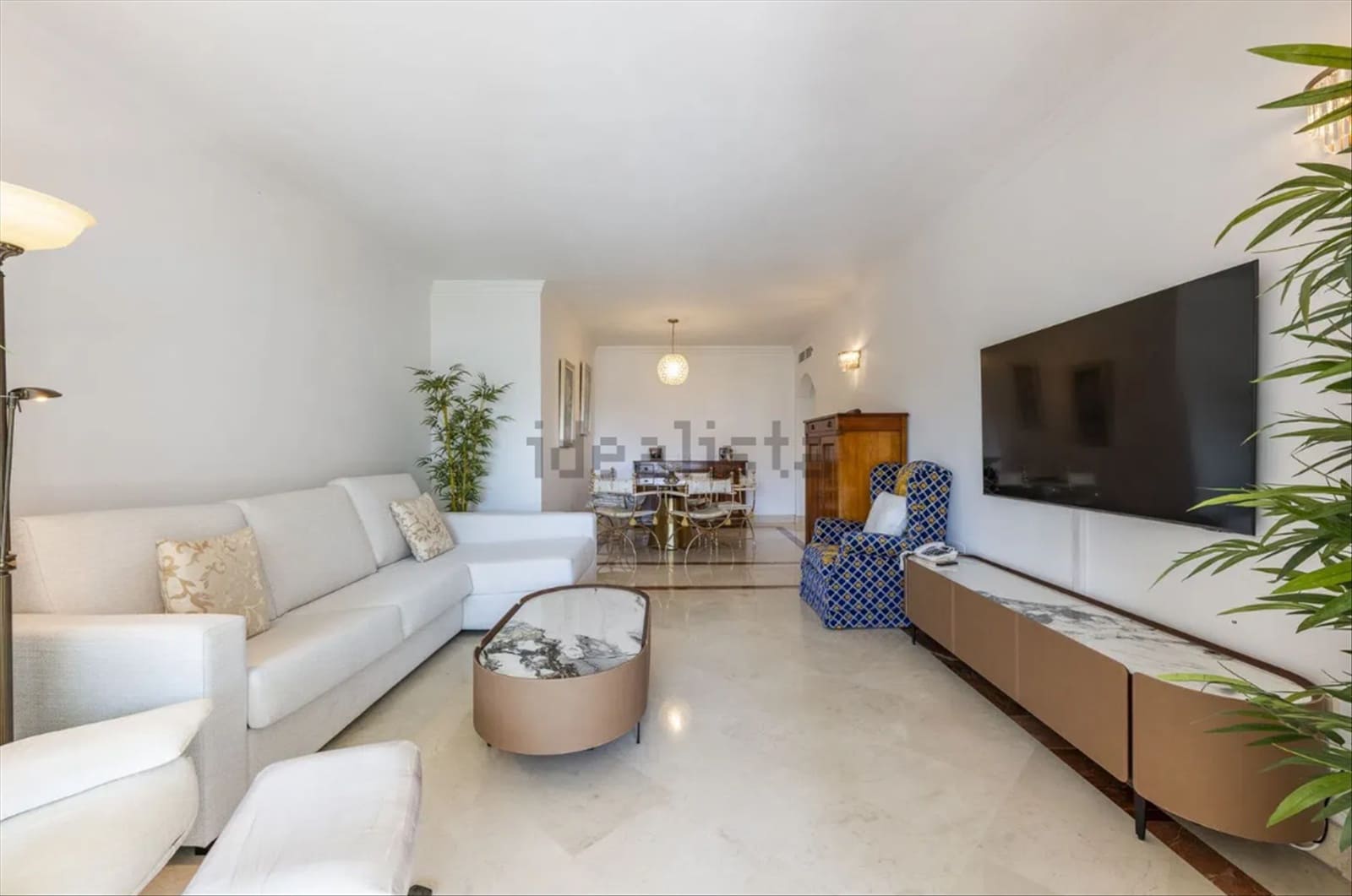 2 bedroom Apartment for sale in Marbella with pool garage - € 895,000 (Ref: 9403187)