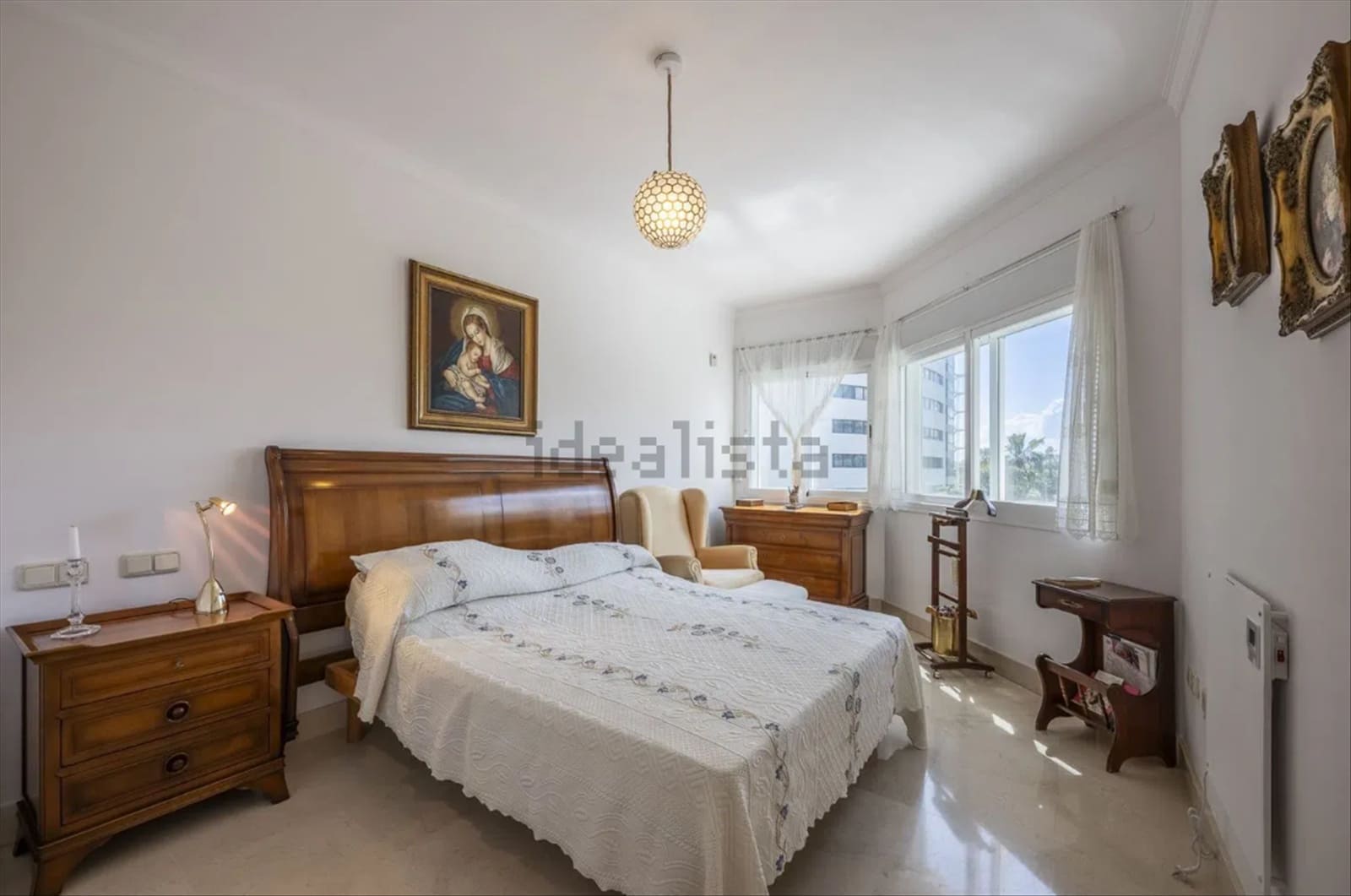 2 bedroom Apartment for sale in Marbella with pool garage - € 895,000 (Ref: 9403187)