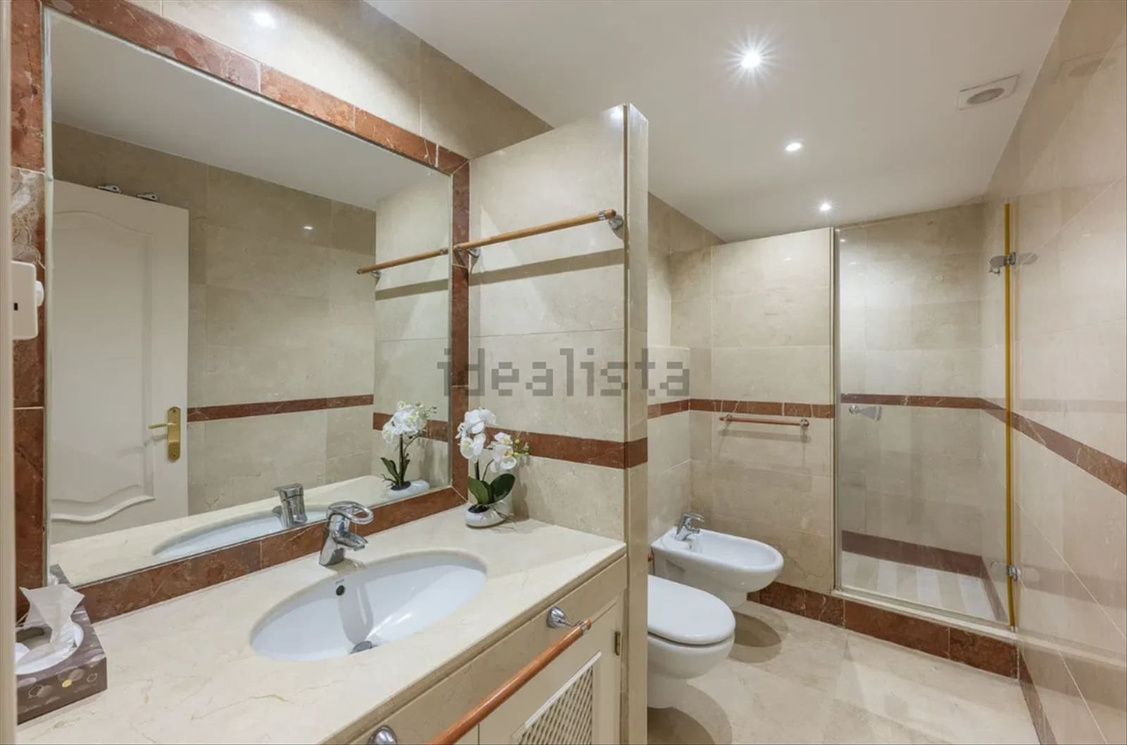 2 bedroom Apartment for sale in Marbella with pool garage - € 895,000 (Ref: 9403187)