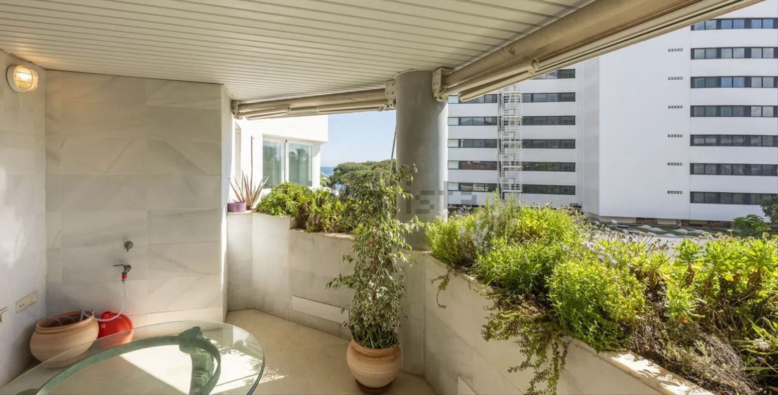 2 bedroom Apartment for sale in Marbella with pool garage - € 895,000 (Ref: 9403187)