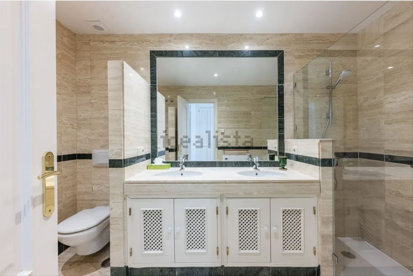 2 bedroom Apartment for sale in Marbella with pool garage - € 895,000 (Ref: 9403187)