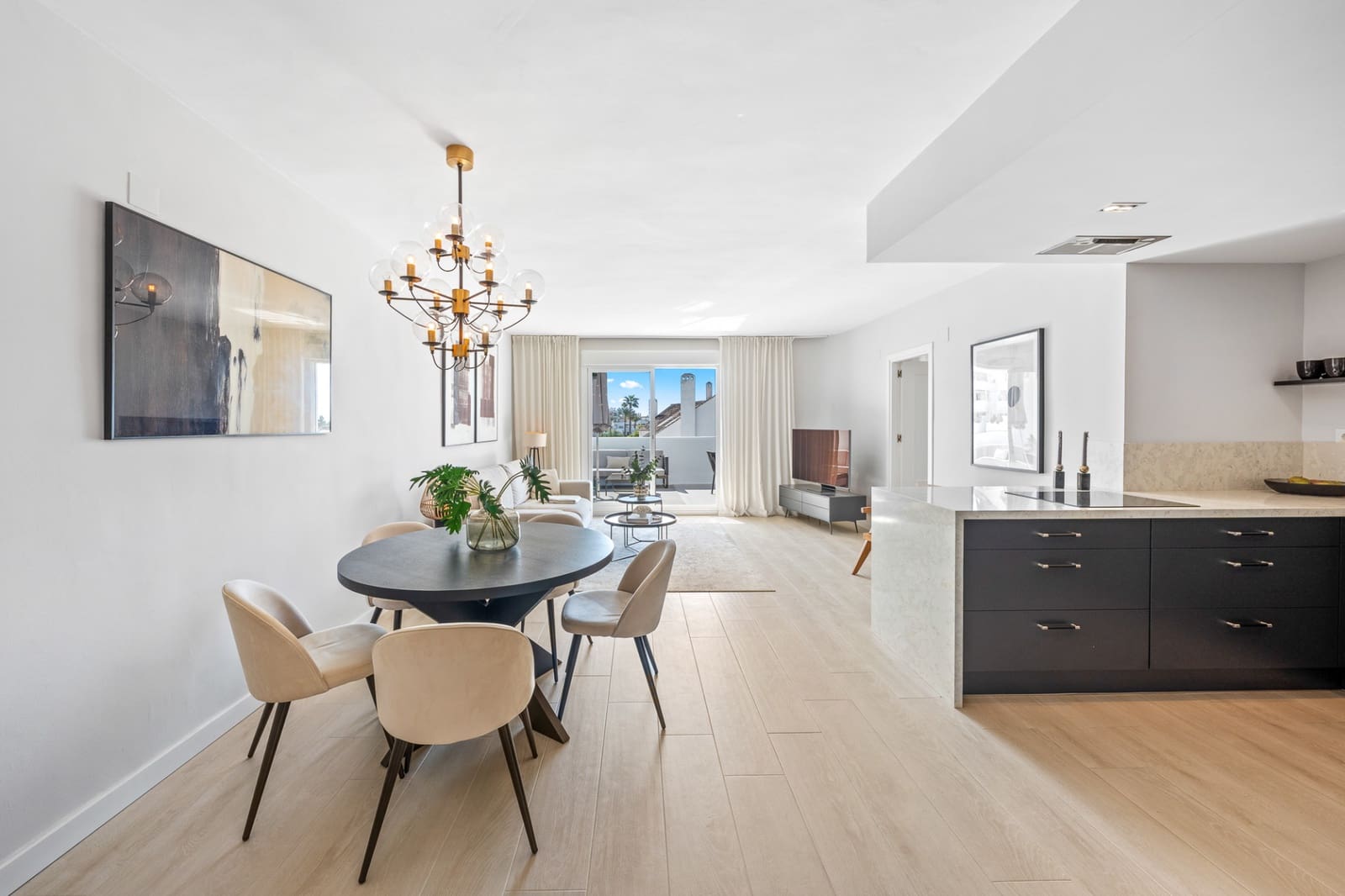 3 bedroom Apartment for sale in Marbella with pool garage - € 680,000 (Ref: 9410785)