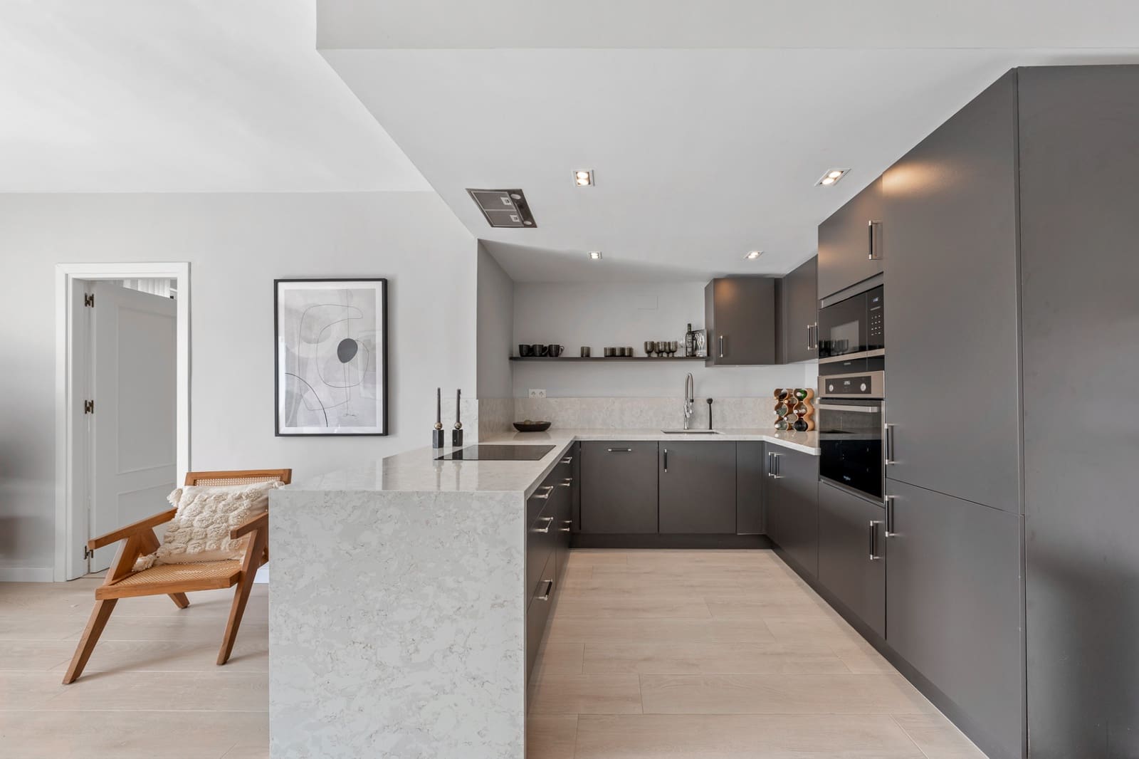 3 bedroom Apartment for sale in Marbella with pool garage - € 680,000 (Ref: 9410785)