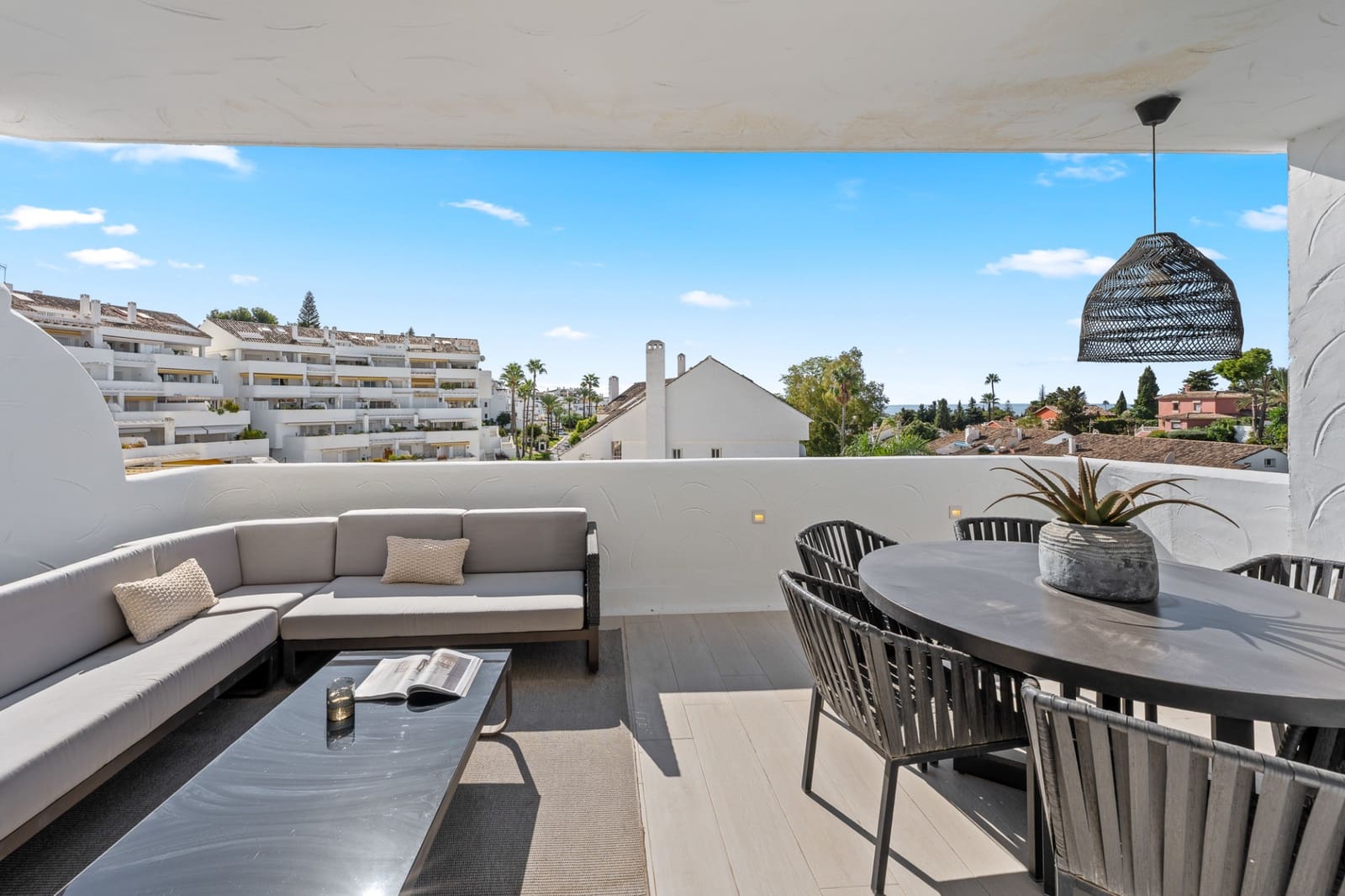 3 bedroom Apartment for sale in Marbella with pool garage - € 680,000 (Ref: 9410785)